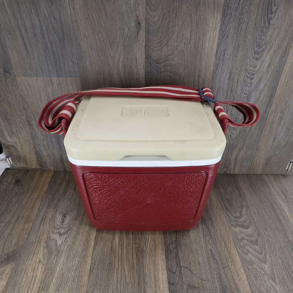 Igloo Tag-Along 10 Vintage Cooler Red Tan with Striped Shoulder Strap